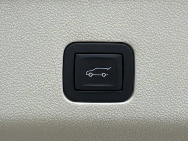 Used 2026 Cadillac Escalade ESV Platinum Sport AWD/4WD image 14