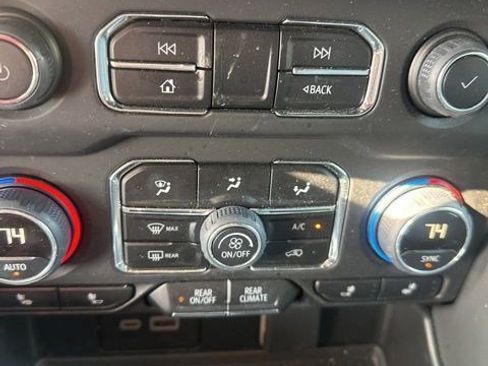 Used 2023 Chevrolet Suburban Z71 w/ Z71 Off-Road Package AWD/4WD image 7