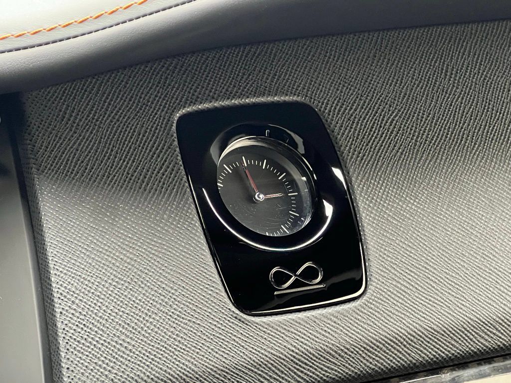 Certified 2024 Rolls-Royce Cullinan Black Badge AWD/4WD image 19