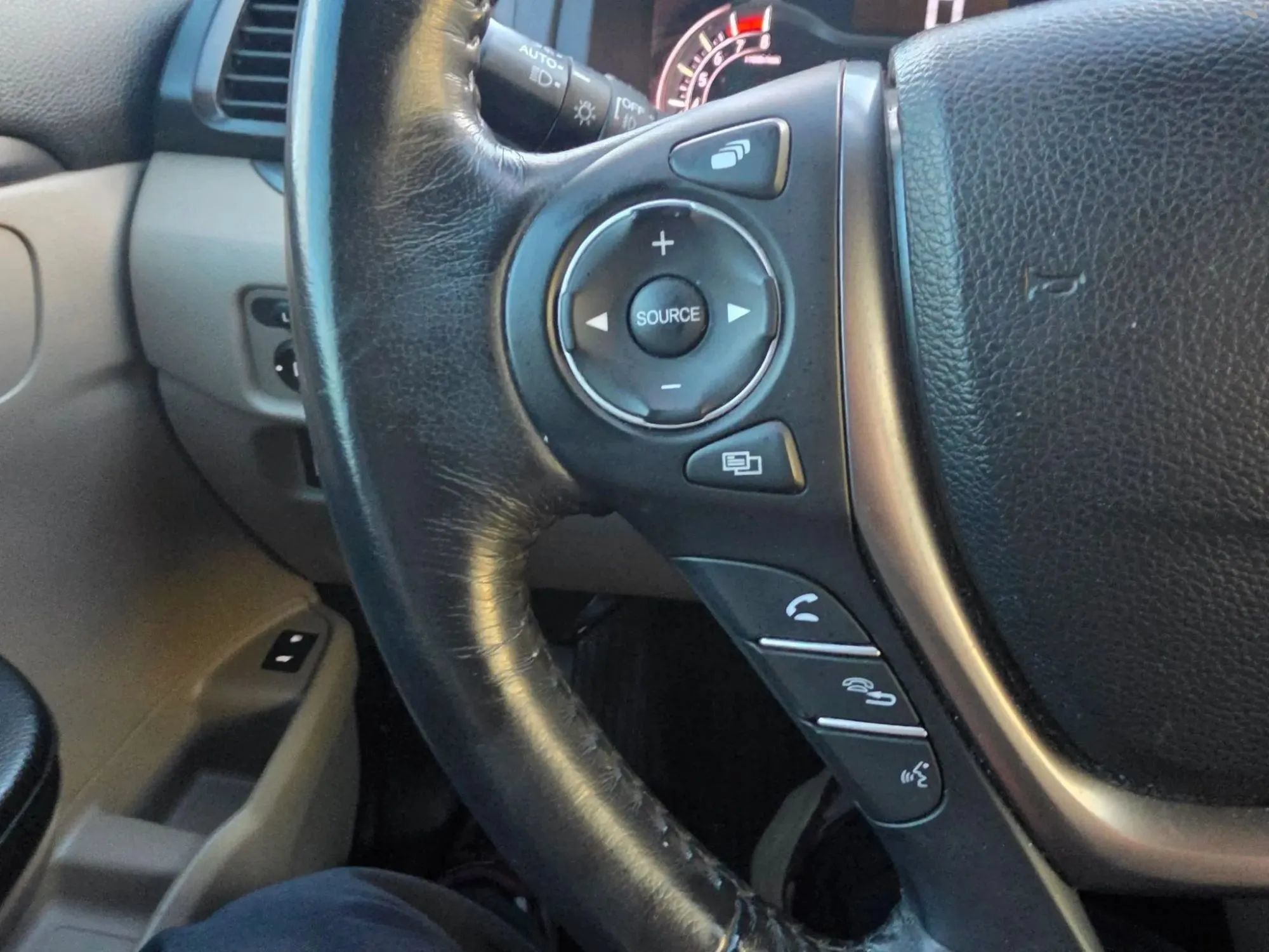 Used 2018 Honda Pilot EX-L image 38