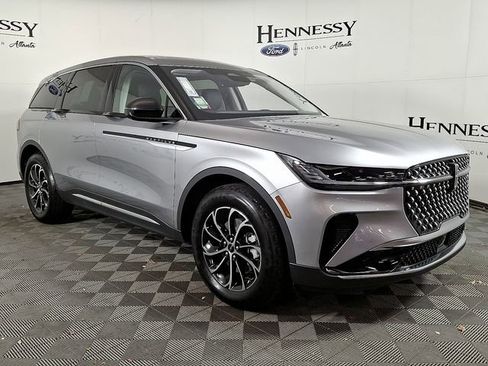 Used 2026 Lincoln Nautilus Premier w/ Equipment Group 102A AWD/4WD image 3
