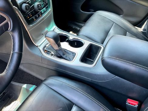 Used 2017 Jeep Grand Cherokee Limited image 16