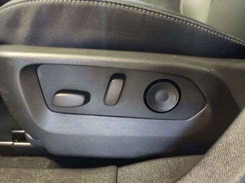 Certified 2025 Buick Envision Preferred image 14