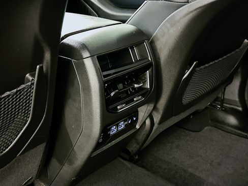 Used 2024 Jeep Grand Cherokee Limited w/ Black Appearance Package AWD/4WD image 29