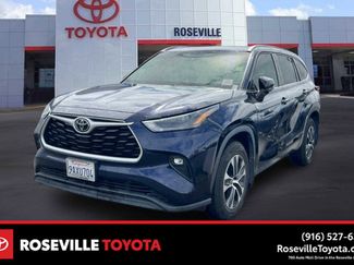 Used 2022 Toyota Highlander XLE video 1