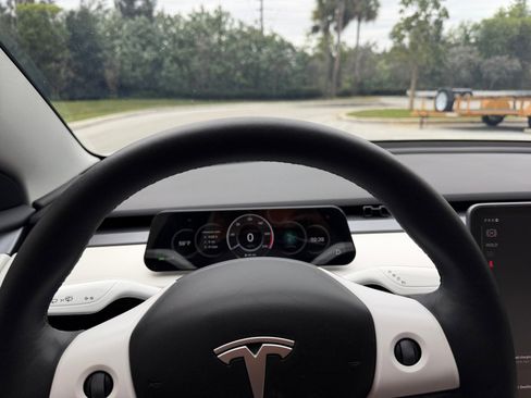 Used 2022 Tesla Model 3 Long Range image 14