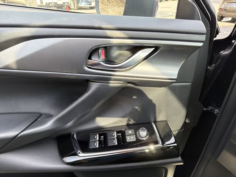 Used 2023 MAZDA CX-9 Touring image 15