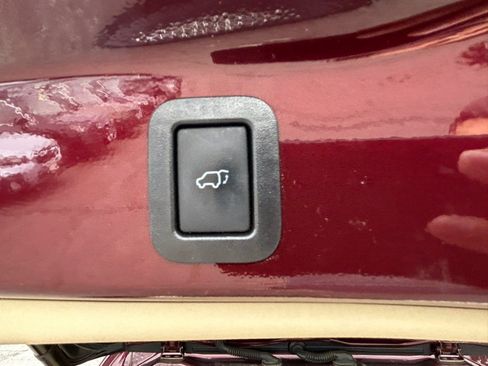 Used 2018 Toyota Highlander XLE AWD/4WD image 18