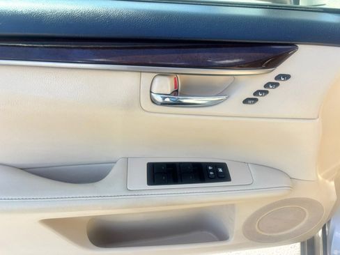 Used 2015 Lexus ES 350 F Sport w/ Luxury Package FWD image 12