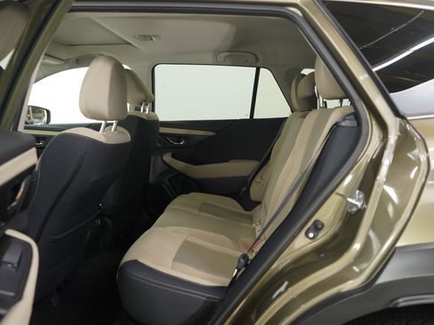 Used 2025 Subaru Outback Premium image 18
