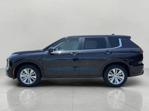 Used 2025 Mitsubishi Outlander ES FWD image 4