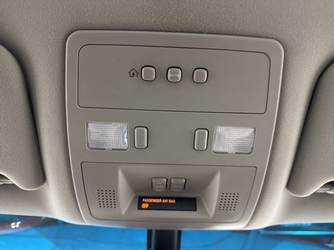 Used 2006 Cadillac STS w/ Preferred Equipment Group image 18