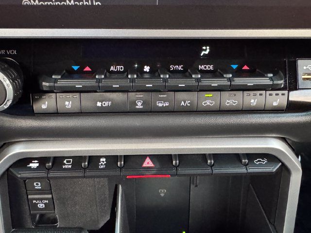 Used 2025 Toyota Tundra Platinum AWD/4WD image 29