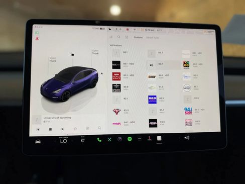 Used 2023 Tesla Model Y Performance image 27