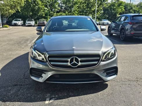 Used 2017 Mercedes-Benz E 300 4MATIC image 2