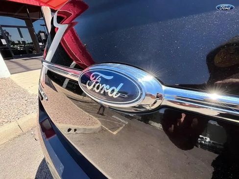 Used 2013 Ford Taurus Limited FWD image 23