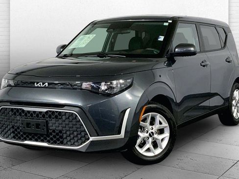 Certified 2025 Kia Soul LX w/ LX Technology Package FWD image 12
