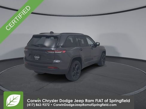 Used 2023 Jeep Grand Cherokee Limited w/ Black Appearance Package image 14