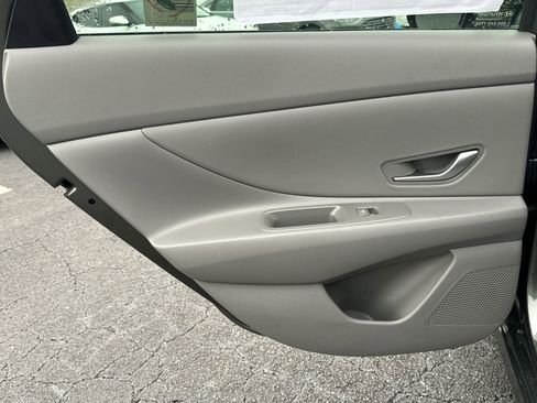 Certified 2025 Hyundai Elantra SEL w/ Cargo Package image 21