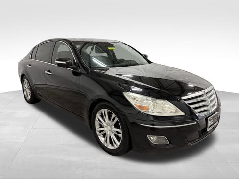 Used 2011 Hyundai Genesis 3.8 w/ Technology Pkg 4 image 3