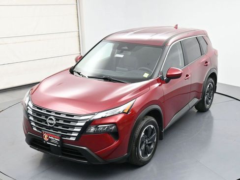 Used 2025 Nissan Rogue SV AWD/4WD image 35