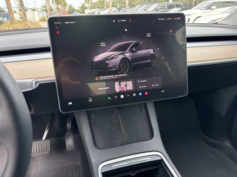 Used 2022 Tesla Model Y Long Range image 26