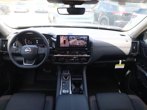 New 2026 Nissan Pathfinder Platinum w/ Cargo Package AWD/4WD image 7