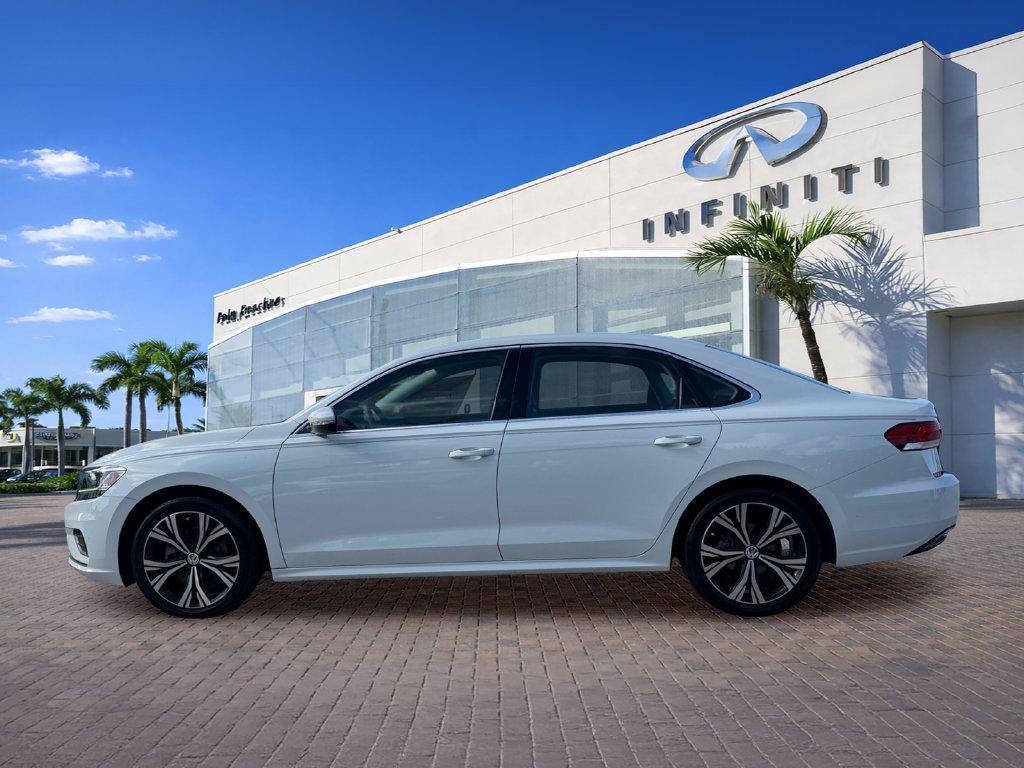 Used 2021 Volkswagen Passat 2.0T SE FWD image 4