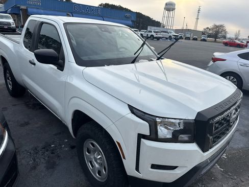 Used 2022 Nissan Frontier S image 1