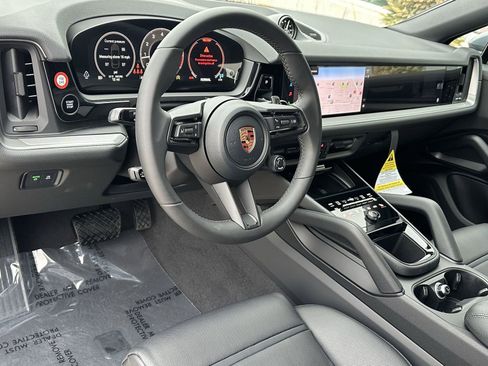 New 2026 Porsche Cayenne Coupe image 4
