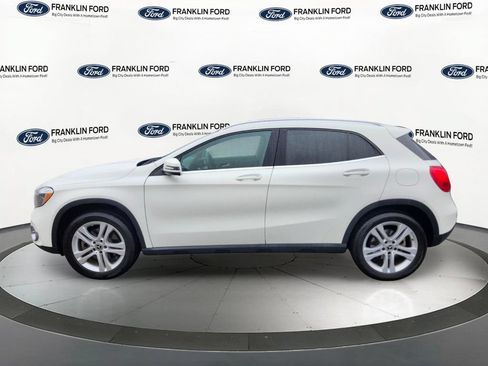 Used 2018 Mercedes-Benz GLA 250 4MATIC image 2