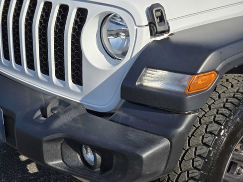 Used 2024 Jeep Wrangler Sport AWD/4WD image 10