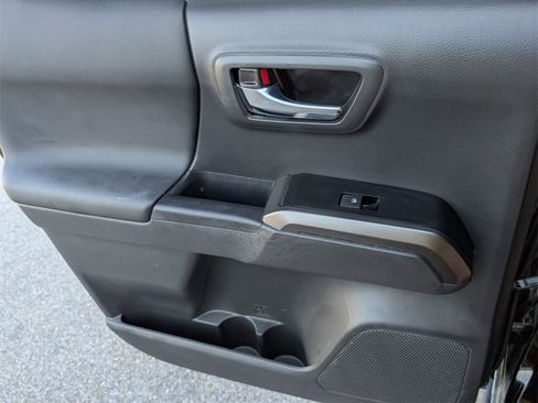 Used 2023 Toyota Tacoma TRD Off-Road image 28