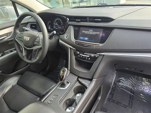 Used 2017 Cadillac XT5 Luxury image 10