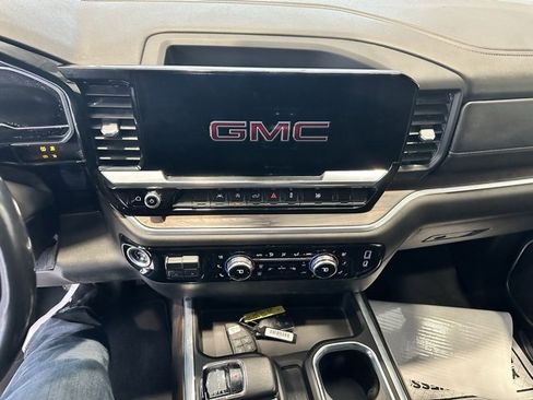 Used 2022 GMC Sierra 1500 SLT w/ SLT Convenience Package image 11