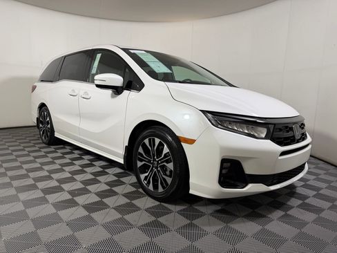 Used 2025 Honda Odyssey Elite image 6