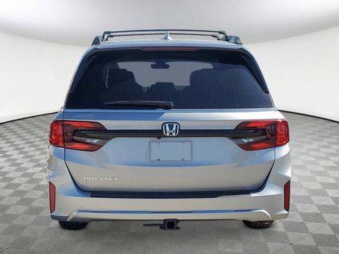 New 2026 Honda Odyssey Touring image 4