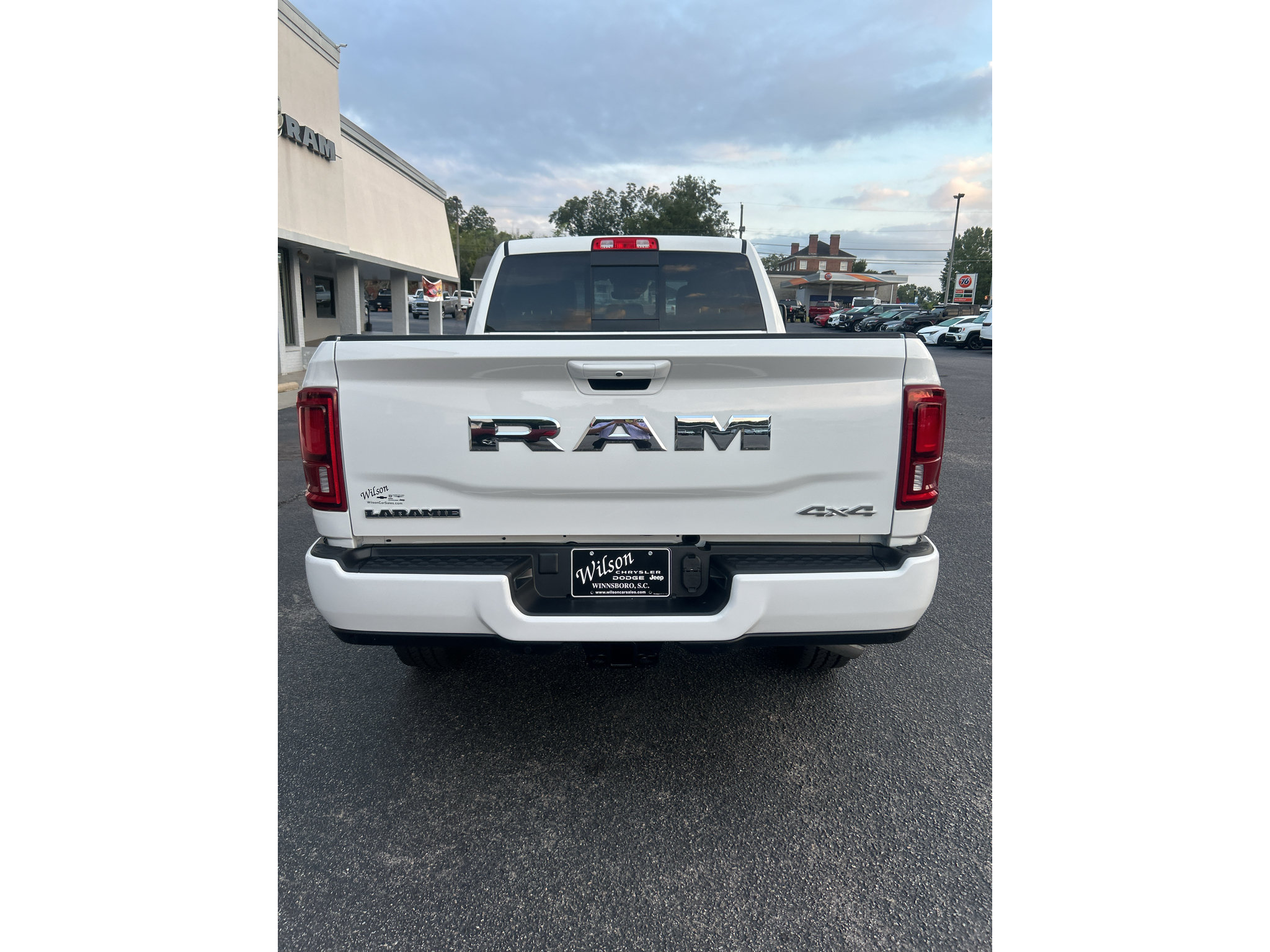 Used 2026 RAM 2500 Laramie AWD/4WD image 7