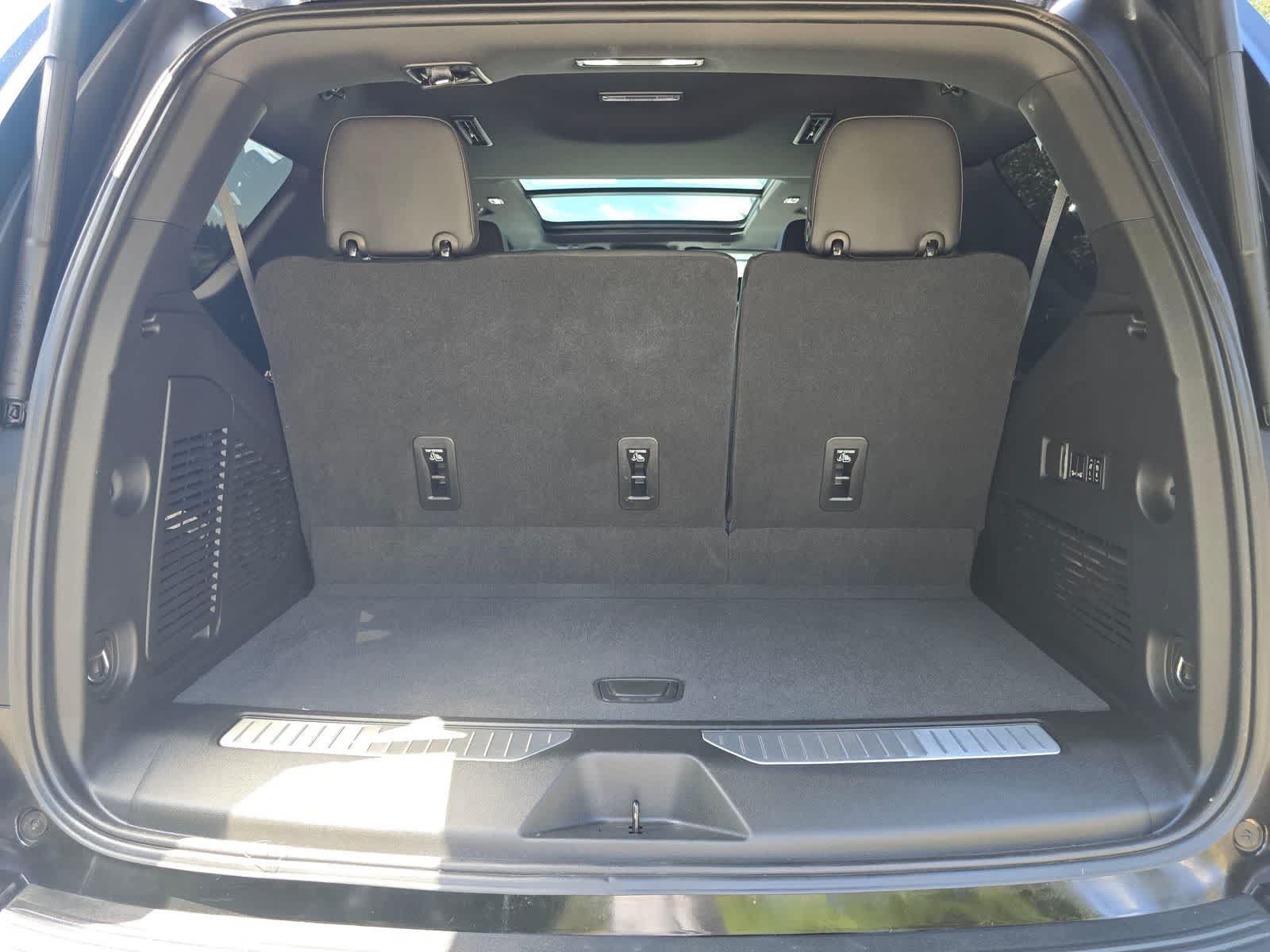 Used 2023 Chevrolet Tahoe High Country w/ Advanced Technology Package AWD/4WD image 32