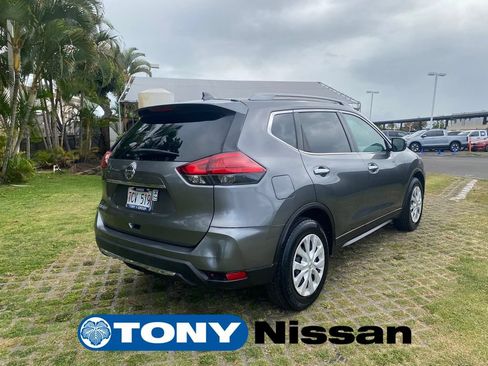 Used 2017 Nissan Rogue S w/ S Appearance Package FWD image 25