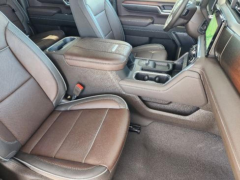 Used 2025 GMC Sierra 2500 Denali w/ Denali Reserve Package image 15