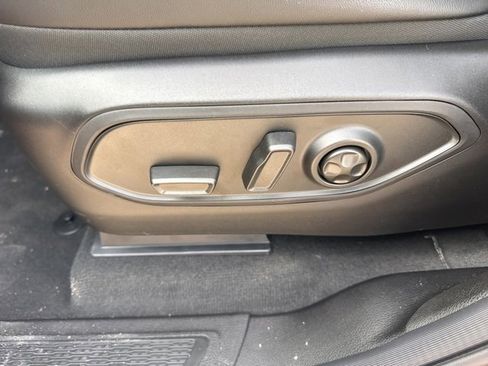 New 2025 Jeep Grand Cherokee L Altitude image 11