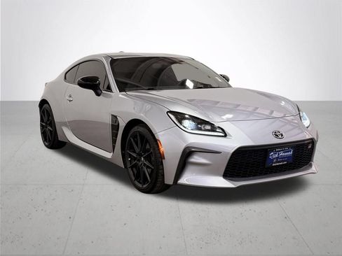 Used 2023 Toyota GR86 Premium RWD image 8