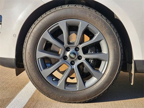 Used 2024 Land Rover Range Rover Sport SE image 10