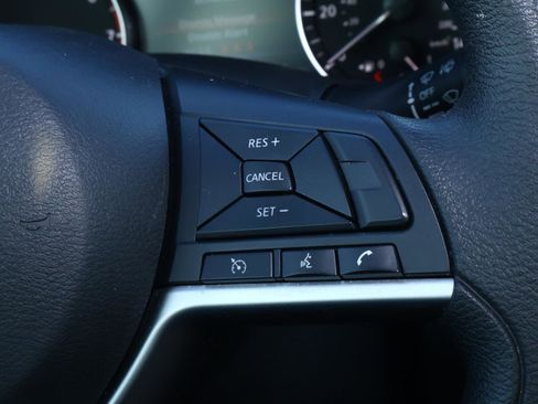 Used 2024 Nissan Altima 2.5 SV image 19