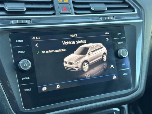 Used 2019 Volkswagen Tiguan SE image 21