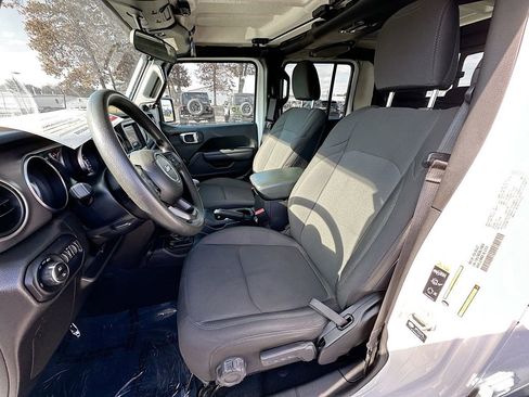 Used 2022 Jeep Gladiator Sport w/ Trailer Tow Package image 27