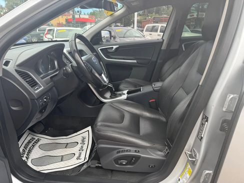 Used 2016 Volvo XC60 T5 Premier w/ Protection Package AWD/4WD image 10