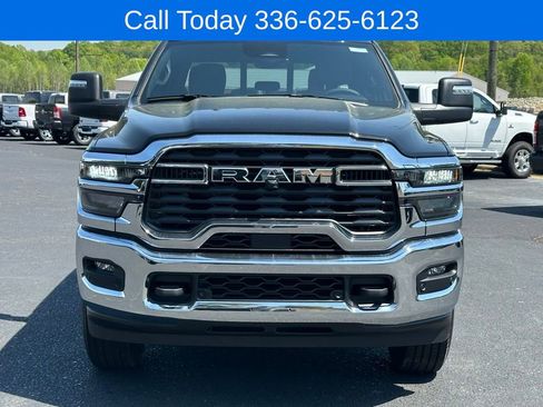 New 2025 RAM 2500 Big Horn AWD/4WD image 12