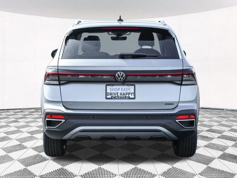 New 2025 Volkswagen Taos SE image 15